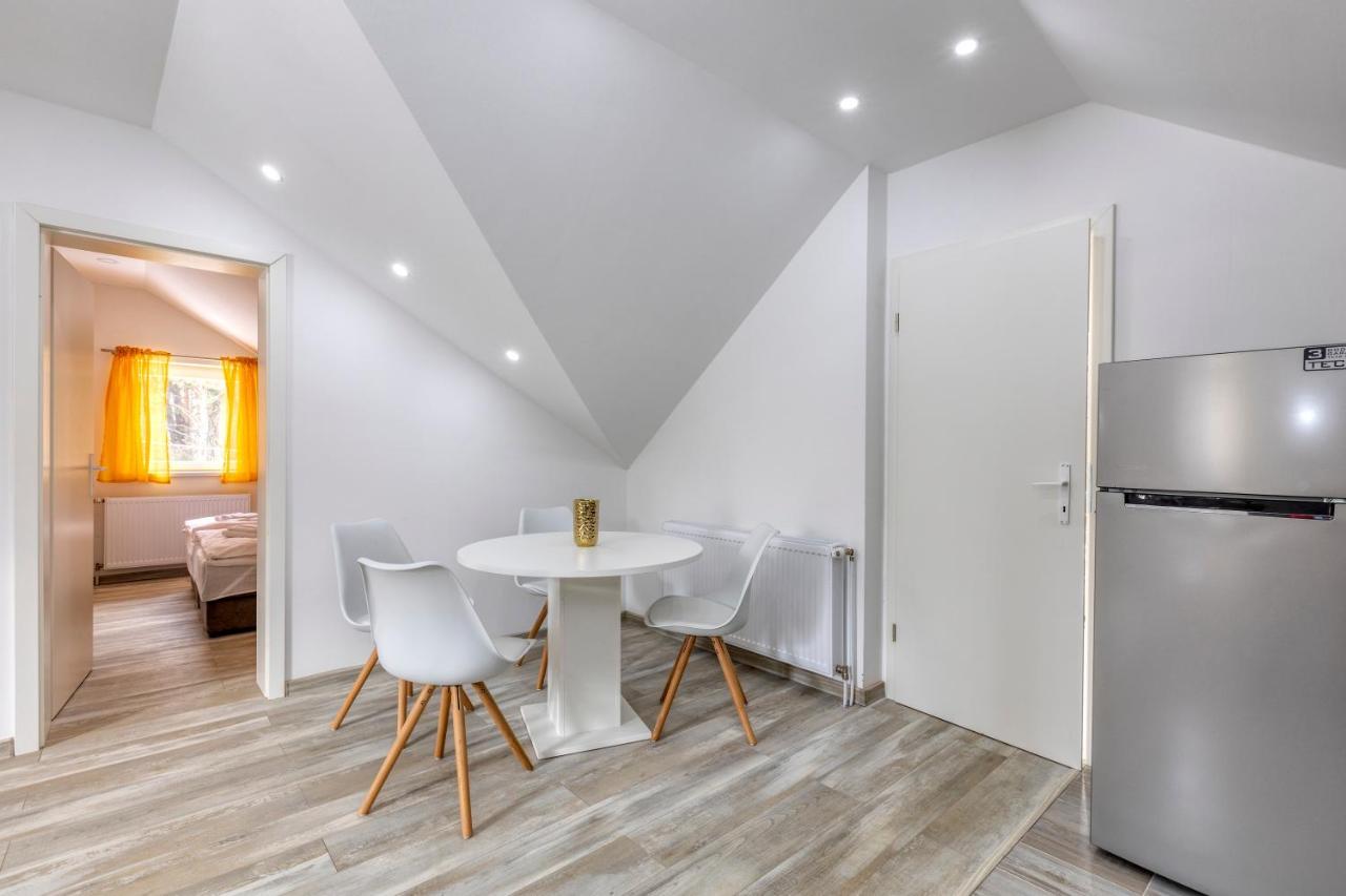 Apartman Vedro Polje Gospić Kültér fotó