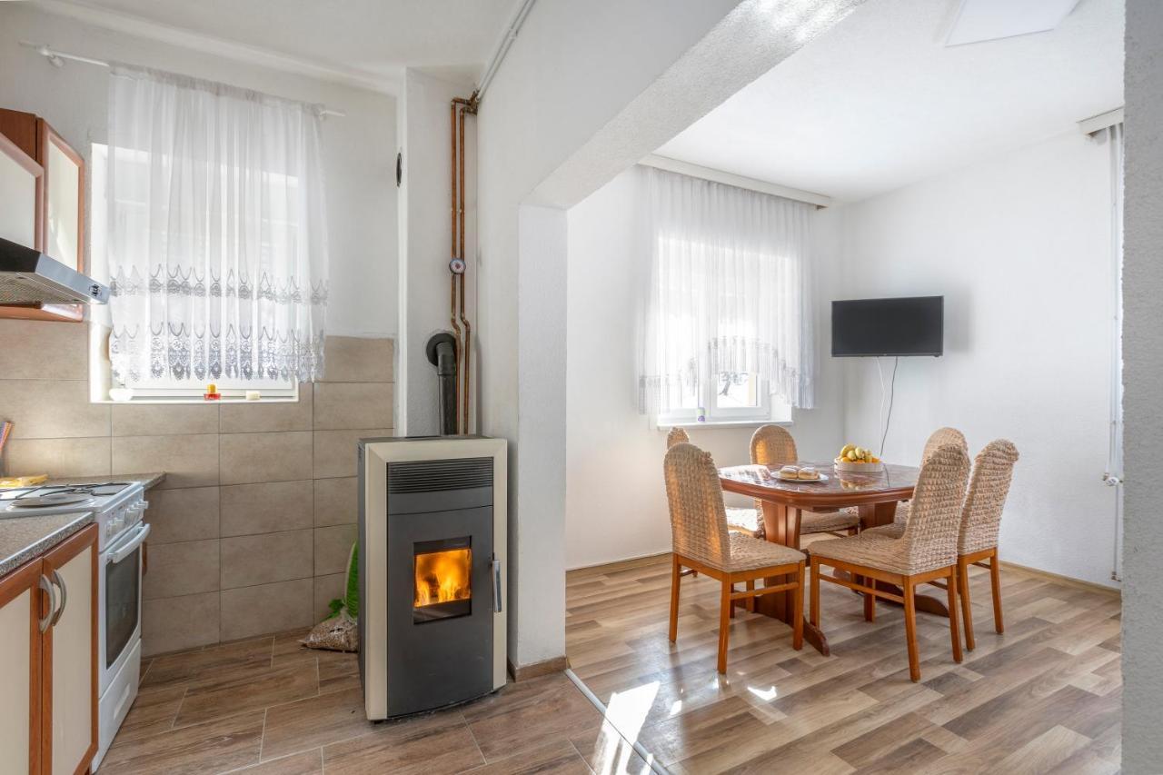 Apartman Vedro Polje Gospić Kültér fotó