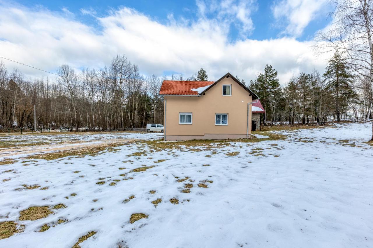 Apartman Vedro Polje Gospić Kültér fotó